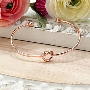 LOVE KNOT BANGLE BRACELET